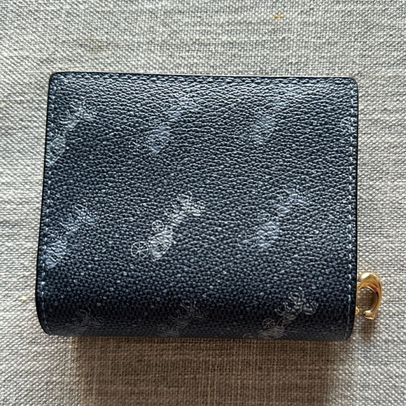 Coach Snap Billfold Wallet - Picture 10 of 11